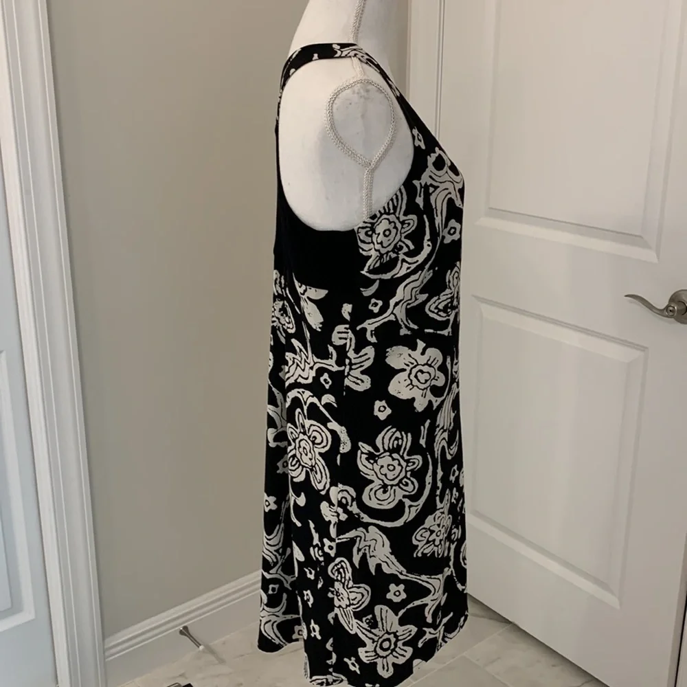 CAbi Black & White razorback V-neck dress - M - Picture 4 of 6
